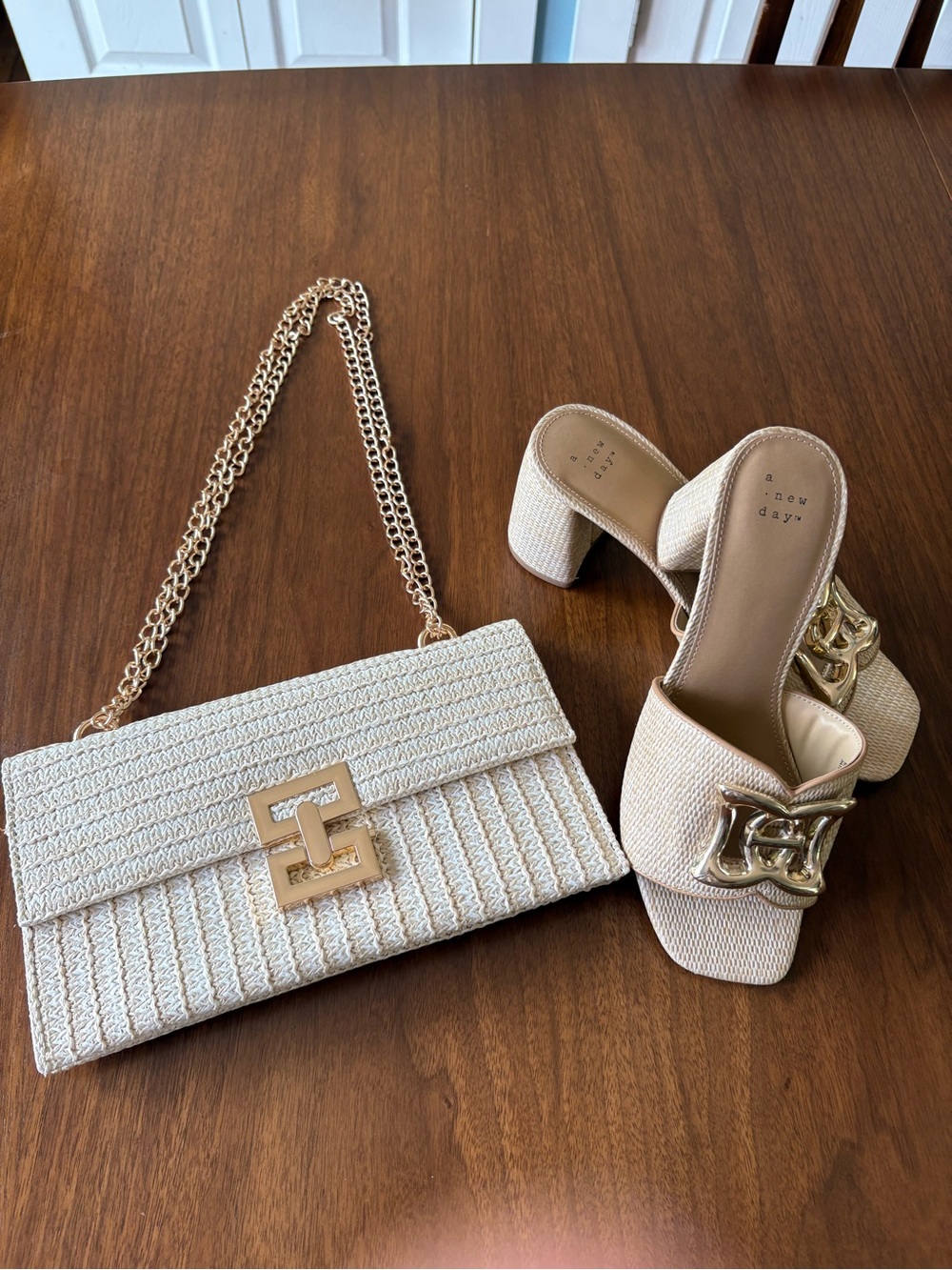 NWOT Woven Straw Clutch Crossbody Bag Adjustable Gold Chain Quiet Luxury Beige - Picture 5 of 11